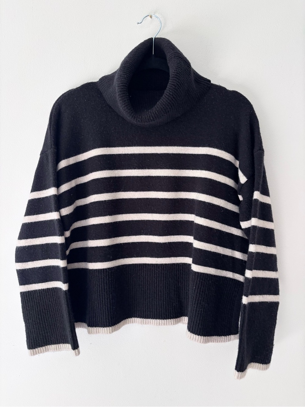 Berksha black tan striped oversized turtleneck sweater XS Small Collegiate Cowl